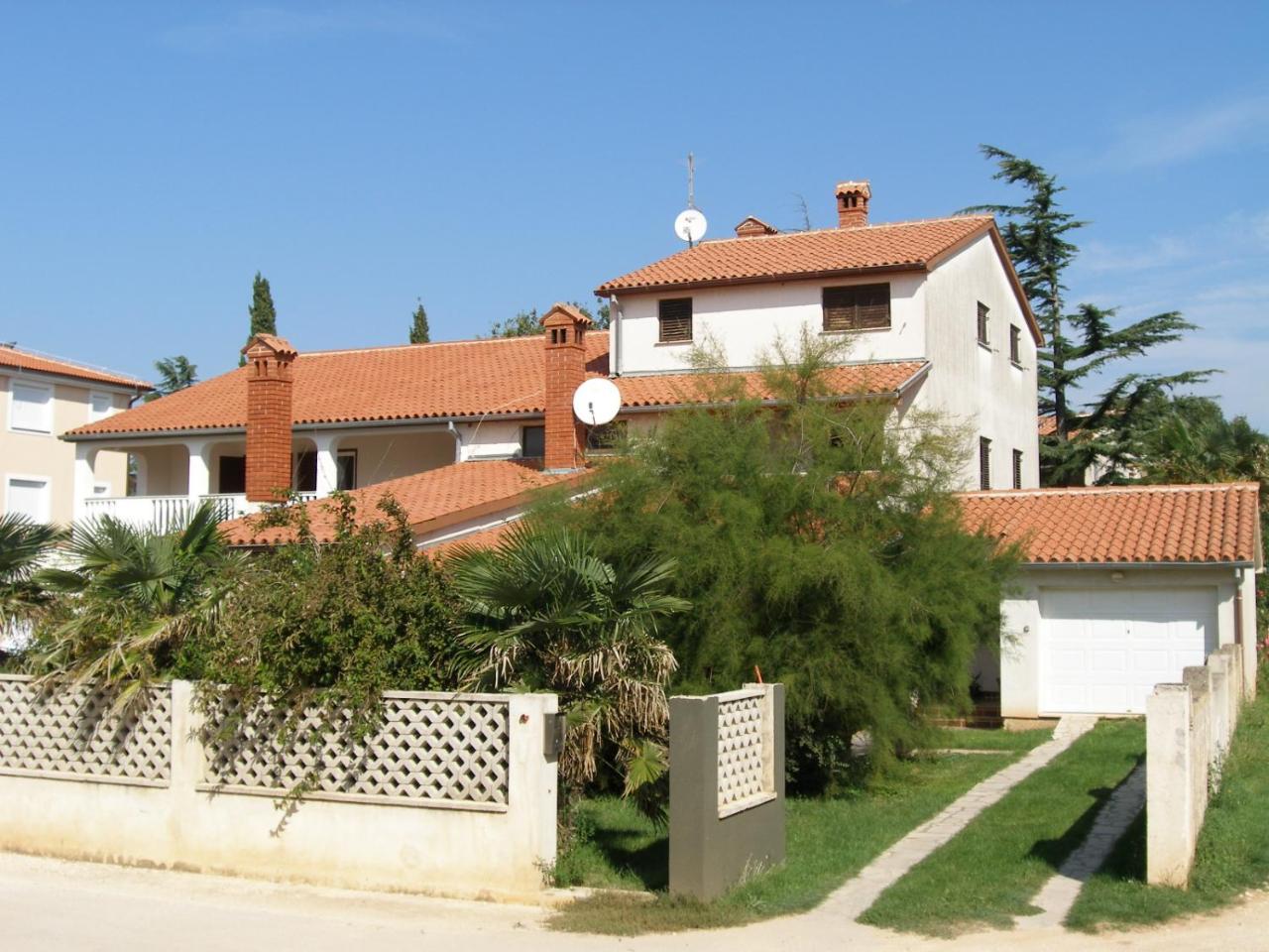 מדולין Apartments Grakalic Great Location מראה חיצוני תמונה